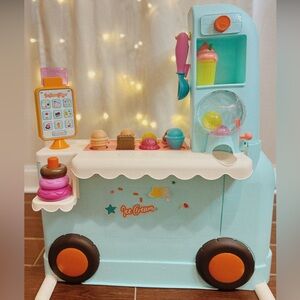 B.play interactive ice cream truck